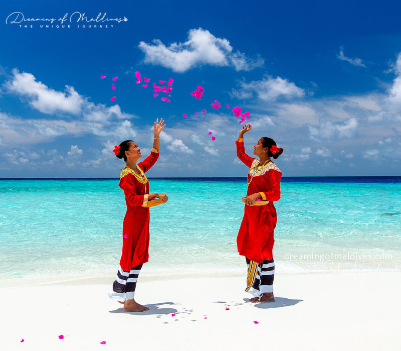 The Maldives Traditional Dress : The Dhivehi Libaas