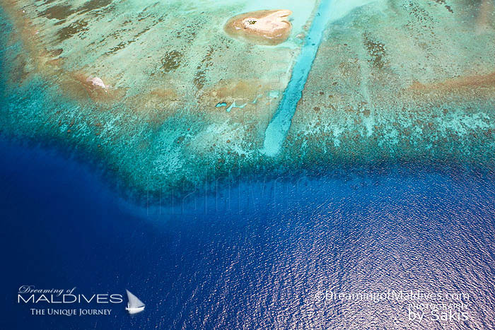 Maldives Tsunamis - Maldives atolls form a natural protection against tsunamis